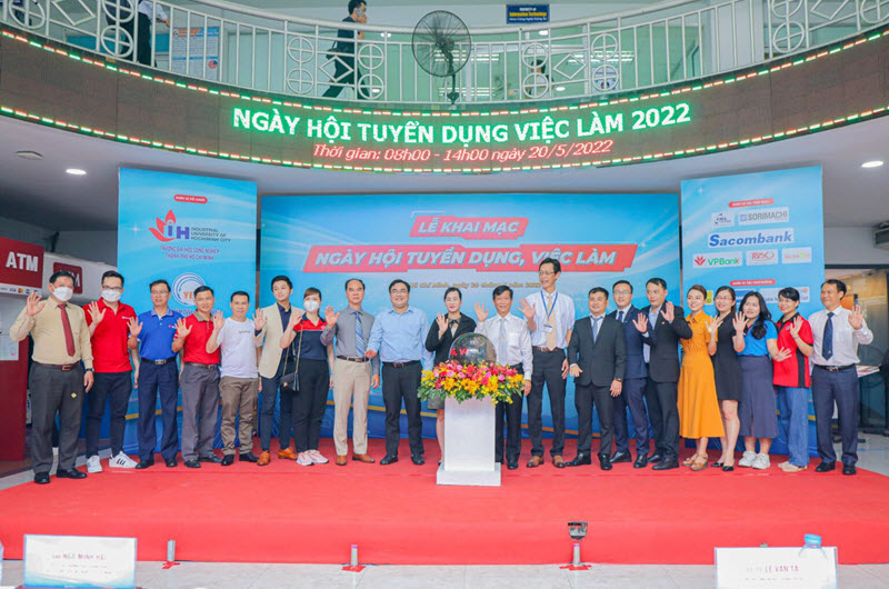 Bugi NGK tham gia ngày hội tuyển dụng, tạo điều kiện kết nối sinh viên với doanh nghiệp