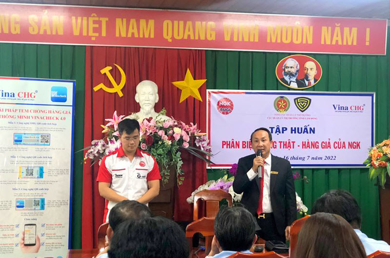 NGK Việt Nam tổ chức tập huấn phân biệt bugi thật - giả tại tỉnh Lâm Đồng