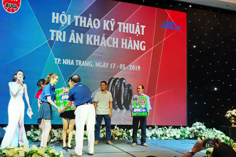 Bugi NGK và lốp xe IRC tổ chức hội thảo và tiệc tri ân tại Khánh Hòa