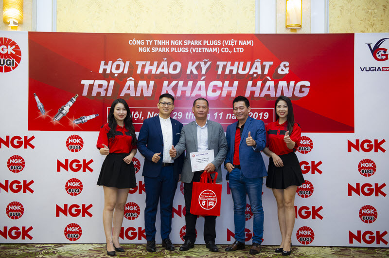 Bugi NGK lần đầu tiên tổ chức hội thảo kỹ thuật dành cho xe bốn bánh