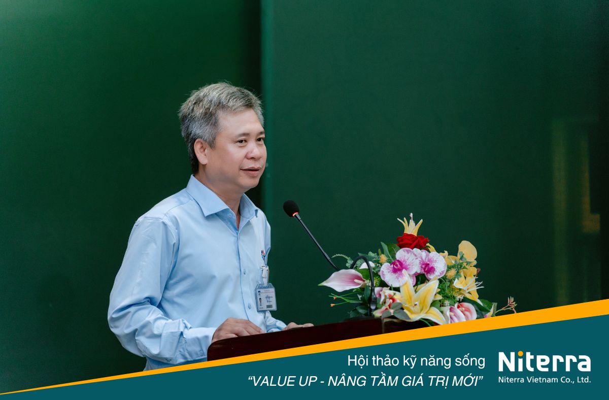 Tiến sĩ Lê Đình Kha - Hiệu trưởng Trường CĐKT Cao Thắng phát biểu khai mạc hội thảo.